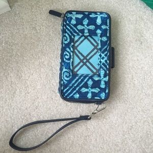 Vera Bradley RFID smartphone Wristlet